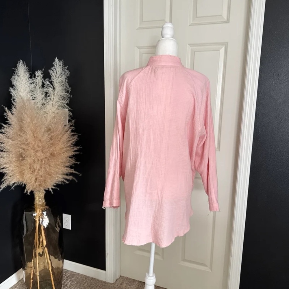Free People We The Free Summer Daydream Buttondown in Pink size Medium - Picture 9 of 12